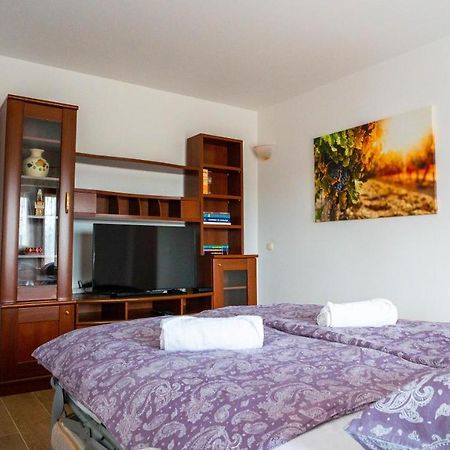 Apartma Tri Oljke Dobrovo Ngoại thất bức ảnh