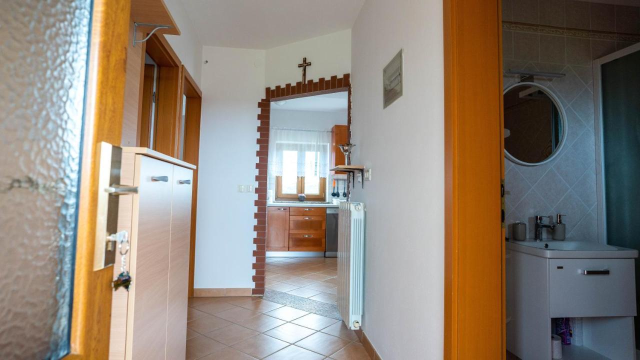 Apartma Tri Oljke Dobrovo Ngoại thất bức ảnh