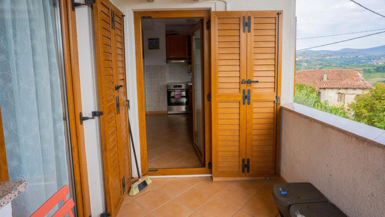 Apartma Tri Oljke Dobrovo Ngoại thất bức ảnh