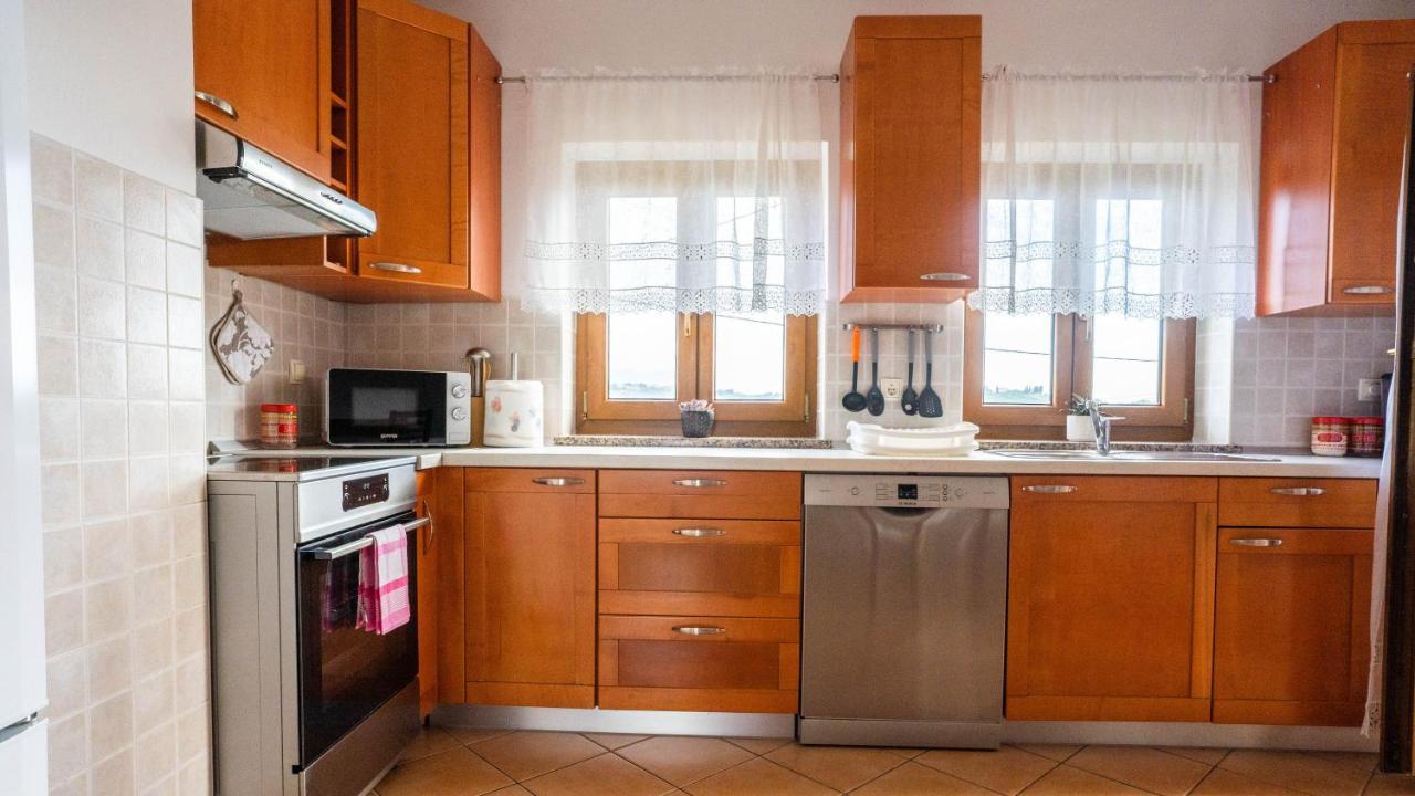Apartma Tri Oljke Dobrovo Ngoại thất bức ảnh